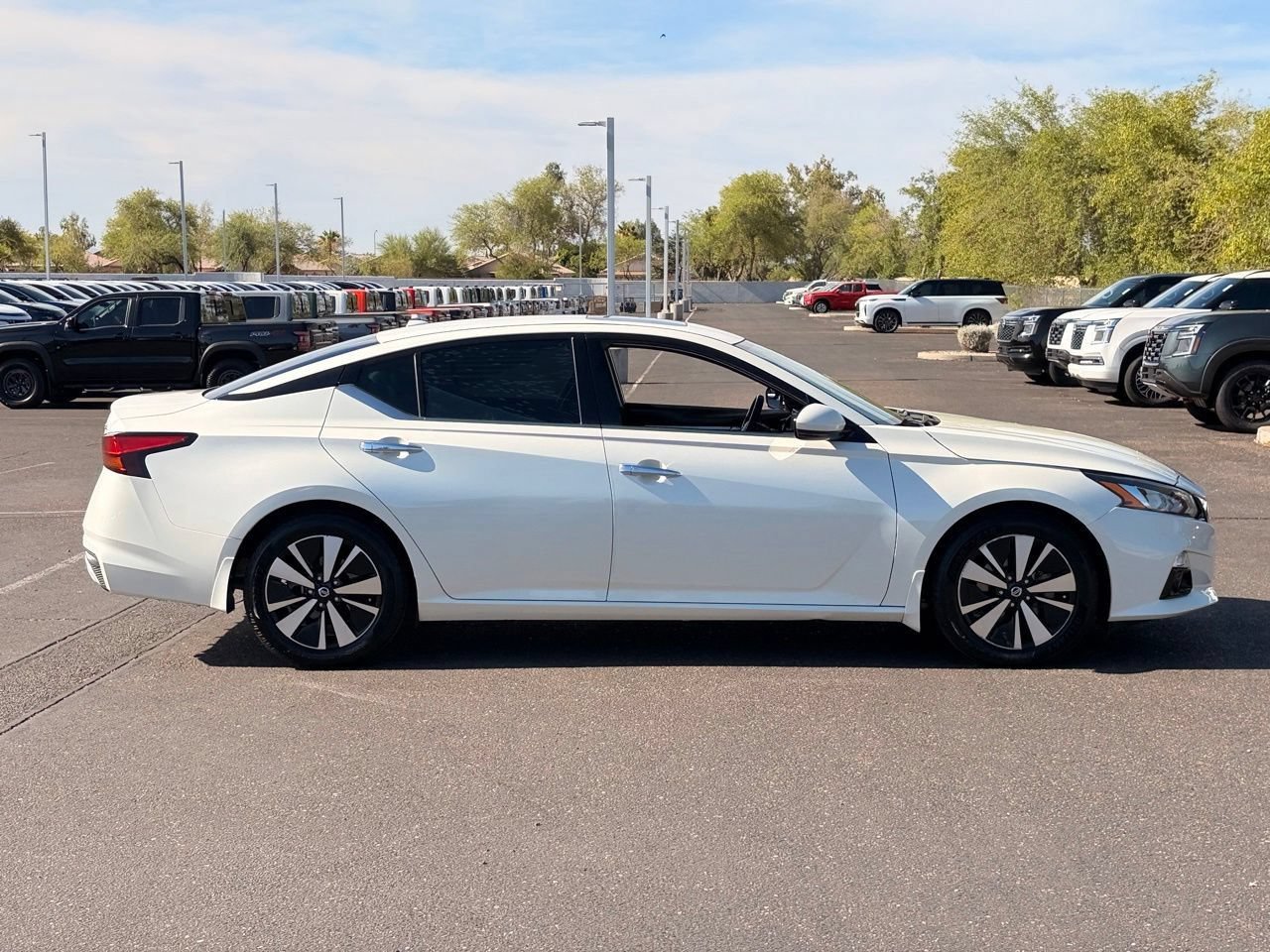 Used 2019 Nissan Altima 2.5 SL FWD image 7