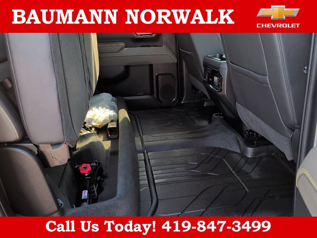 Used 2025 Chevrolet Silverado 2500 ZR2 w/ Technology Package AWD/4WD image 46
