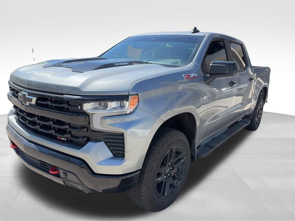 Used 2025 Chevrolet Silverado 1500 LT Trail Boss image 2