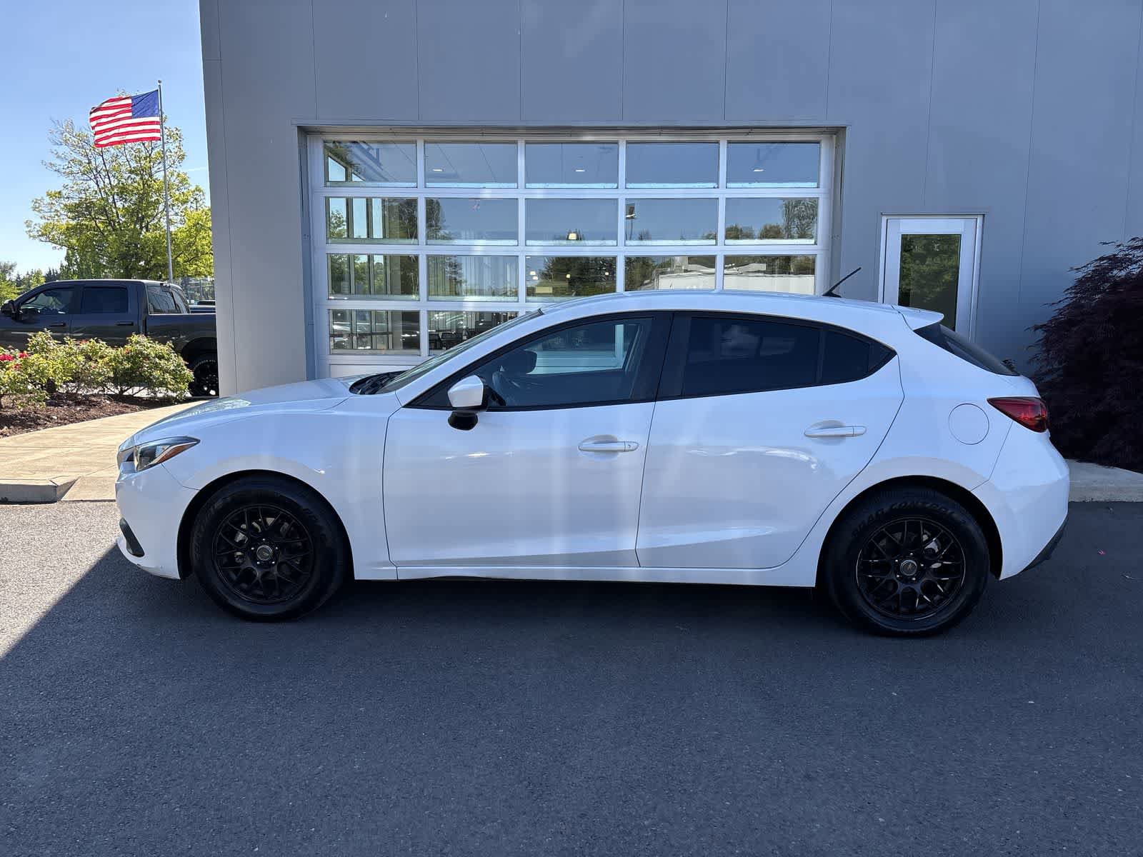Used 2015 MAZDA MAZDA3 i Sport FWD image 2