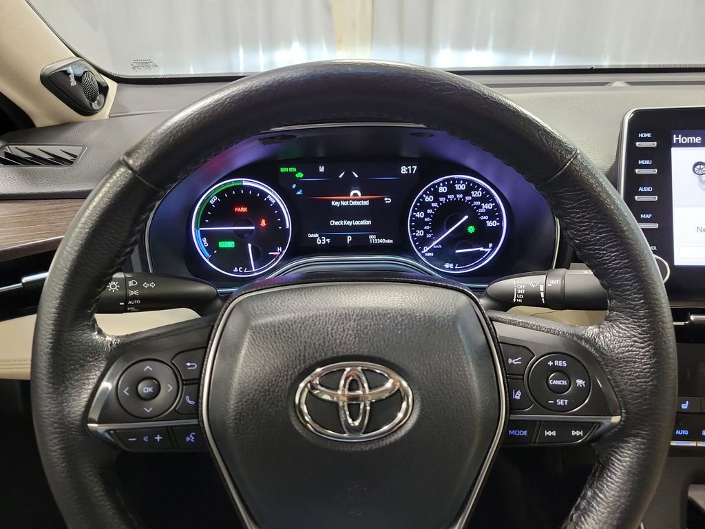Used 2020 Toyota Avalon XLE w/ Moonroof Package image 15