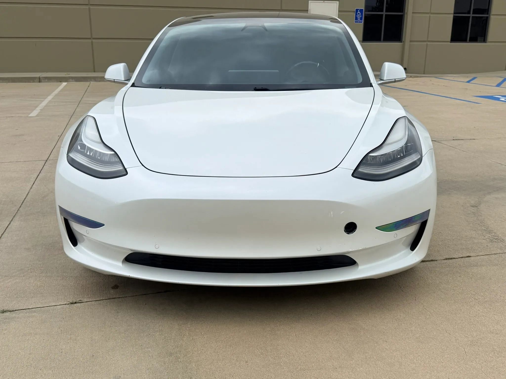 Used 2020 Tesla Model 3 Standard Range RWD image 2