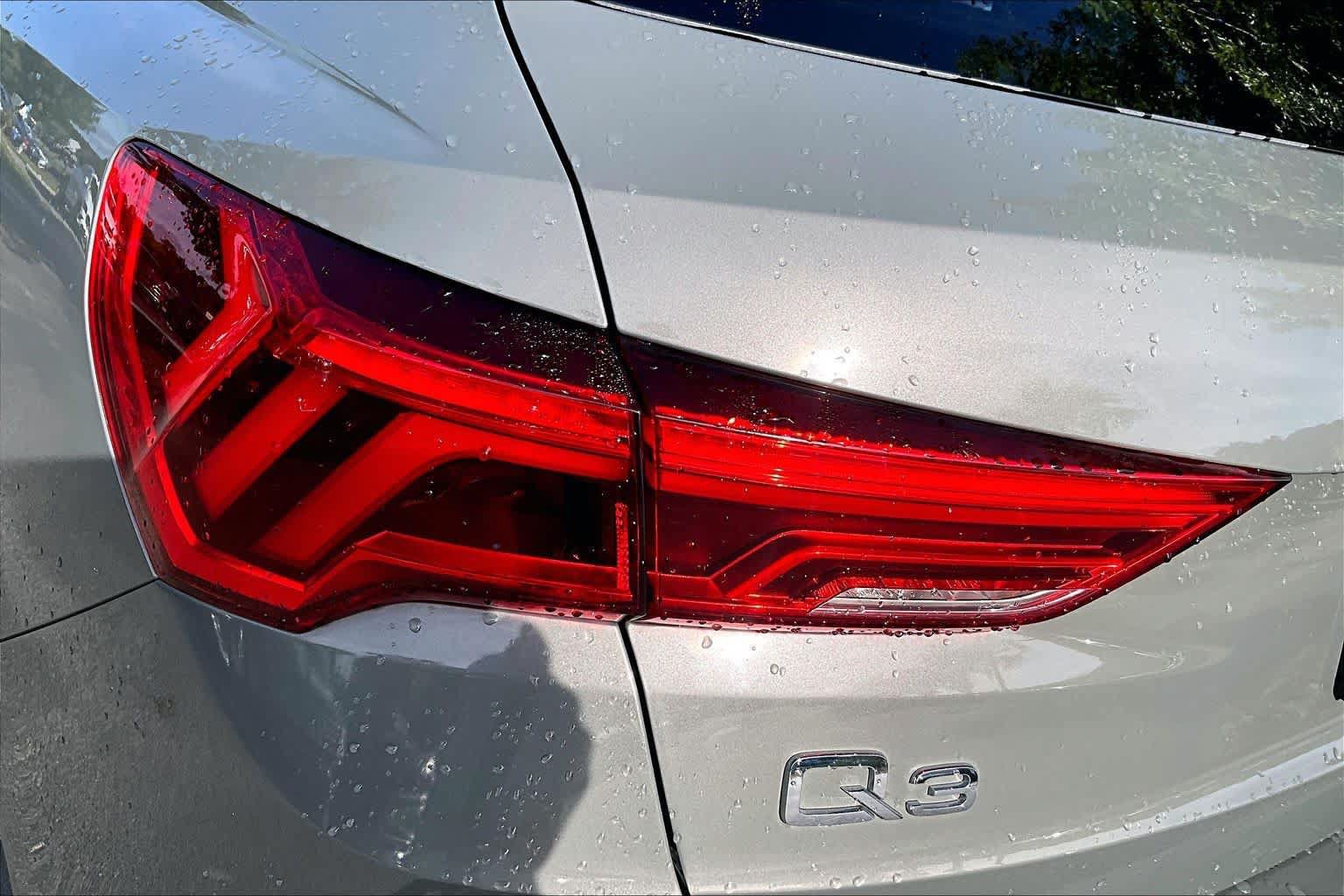 Used 2019 Audi Q3 2.0T Premium Plus w/ Premium Plus Package AWD/4WD image 29
