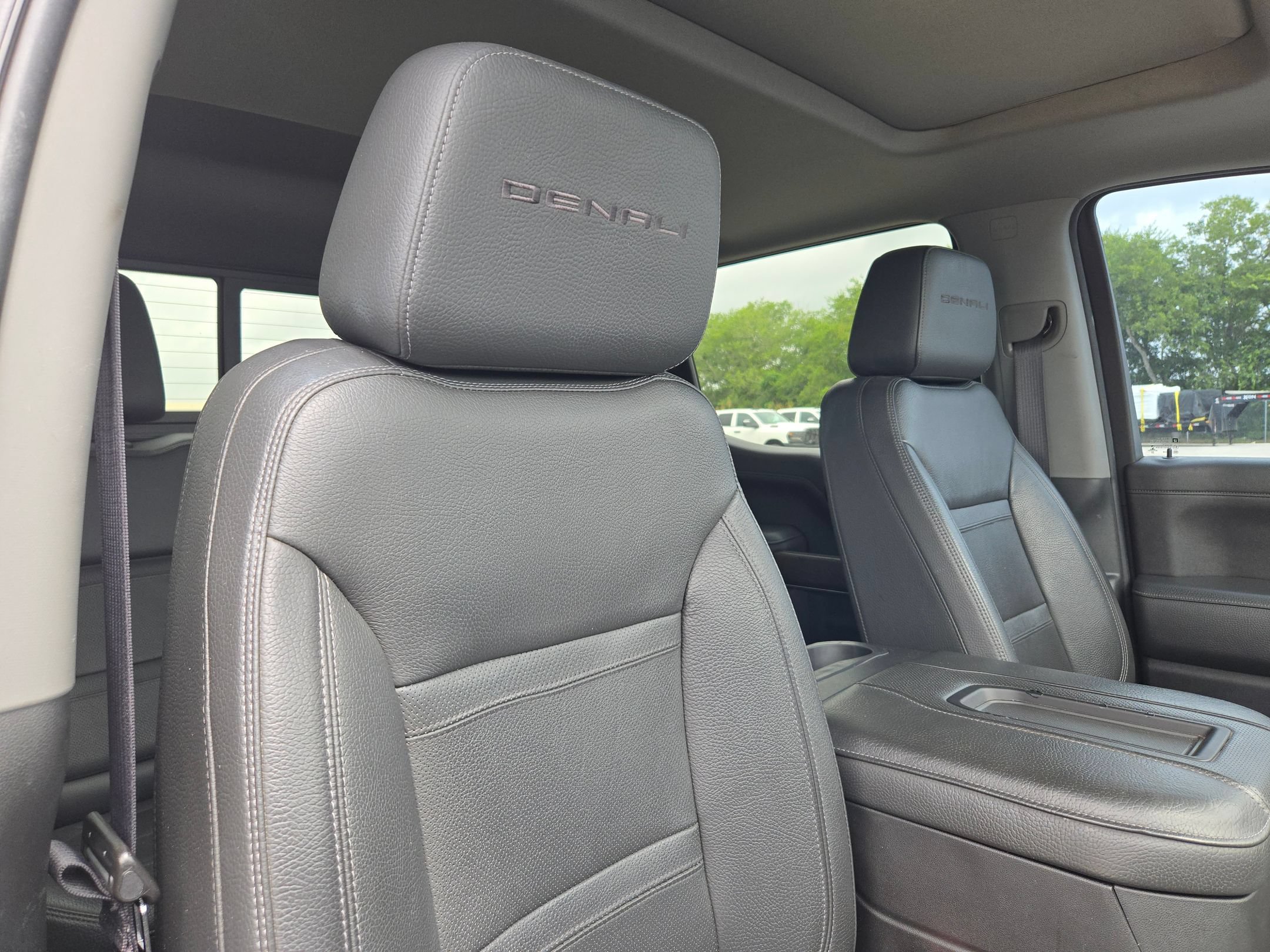 Used 2020 GMC Sierra 1500 Denali w/ Denali Ultimate Package AWD/4WD image 32