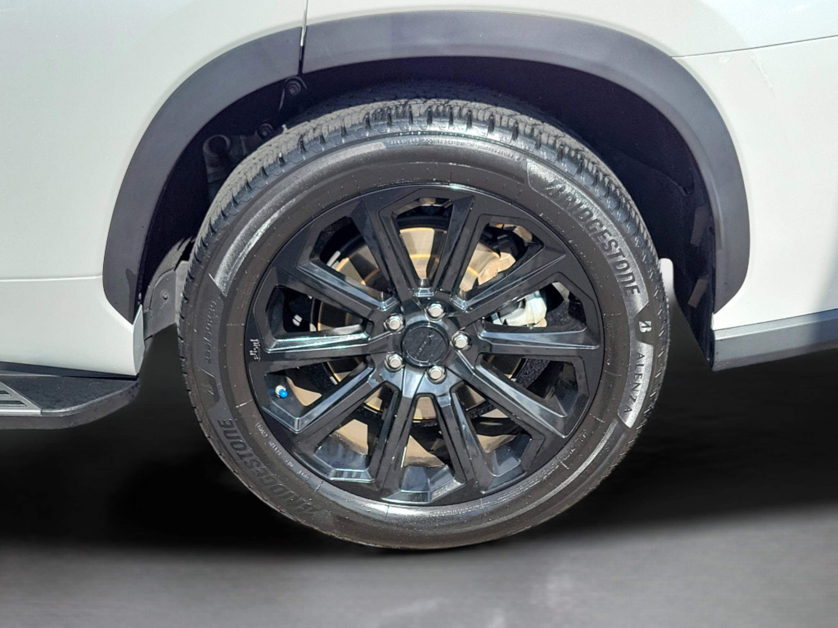 Used 2023 Toyota Highlander XLE FWD image 29
