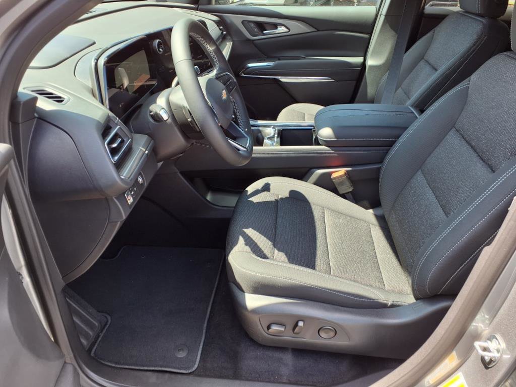 New 2026 Chevrolet Traverse LT w/ Driver Confidence Package image 4