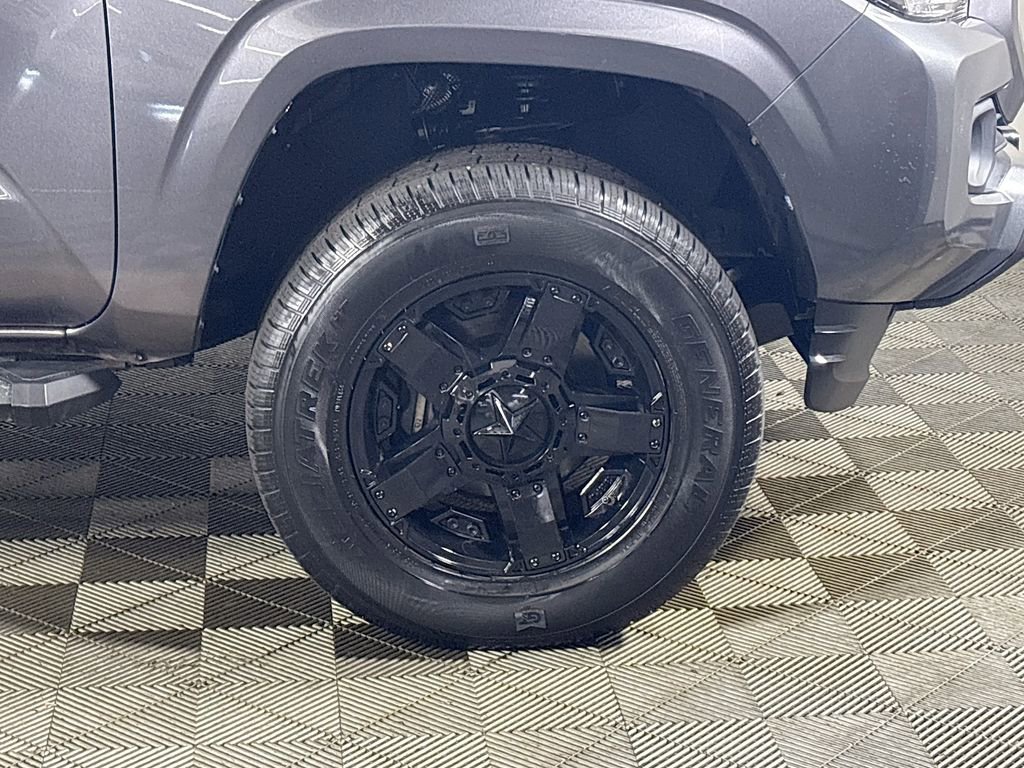 Used 2016 Toyota Tacoma SR5 image 22