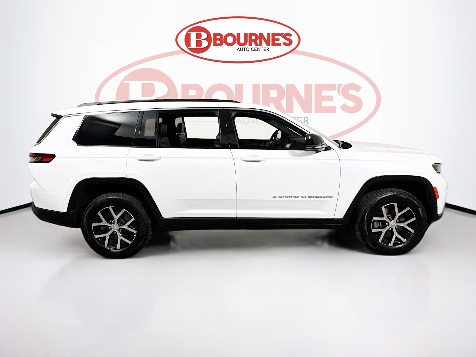 Used 2025 Jeep Grand Cherokee L Limited AWD/4WD image 12