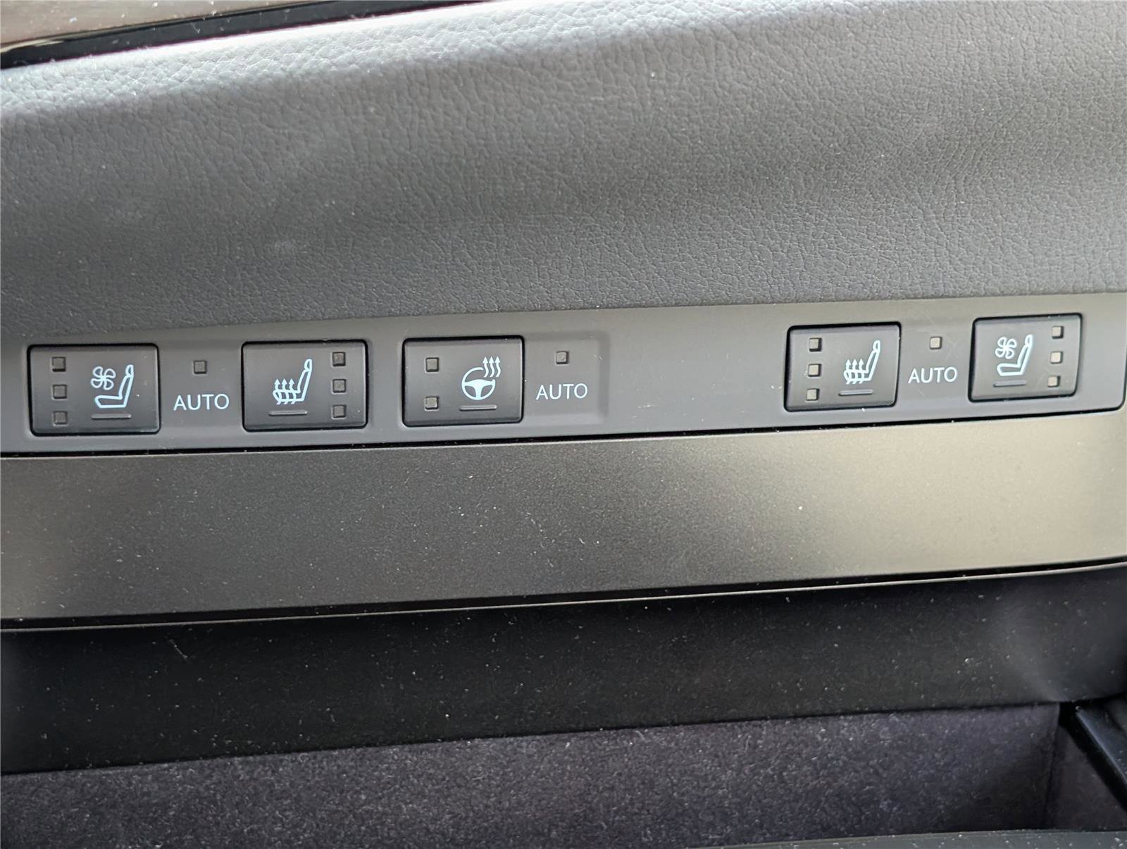 Used 2025 Lexus ES 350 w/ Premium Package image 26