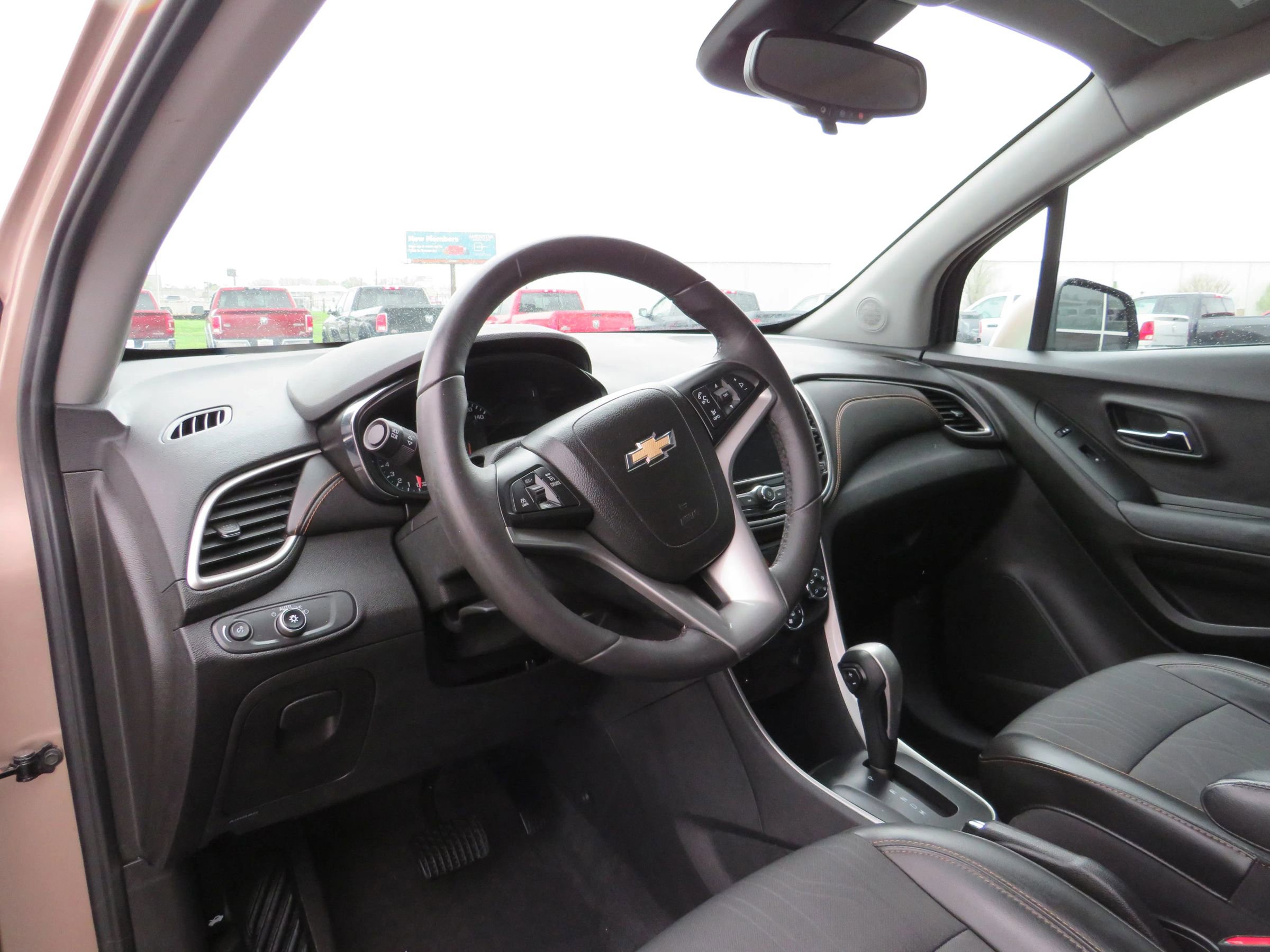 Used 2018 Chevrolet Trax LT w/ LT Convenience Package image 10