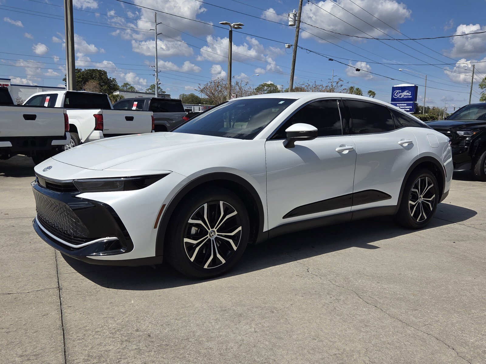 Used 2024 Toyota Crown XLE image 3