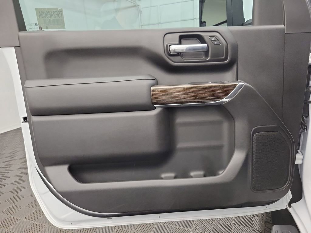 Used 2025 GMC Sierra 3500 SLE w/ SLE Convenience Package image 16