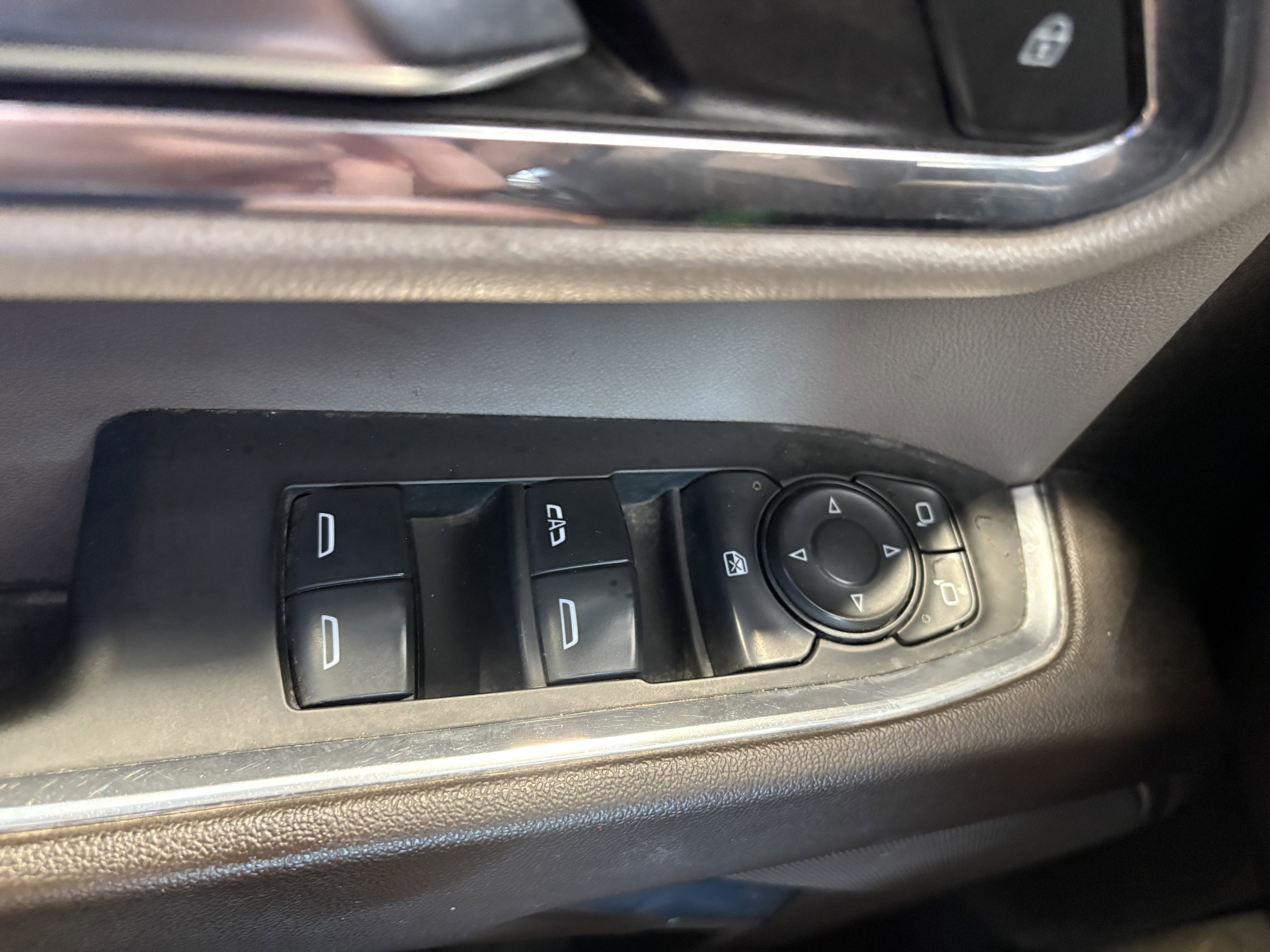 Used 2024 Chevrolet Silverado 2500 LT image 10