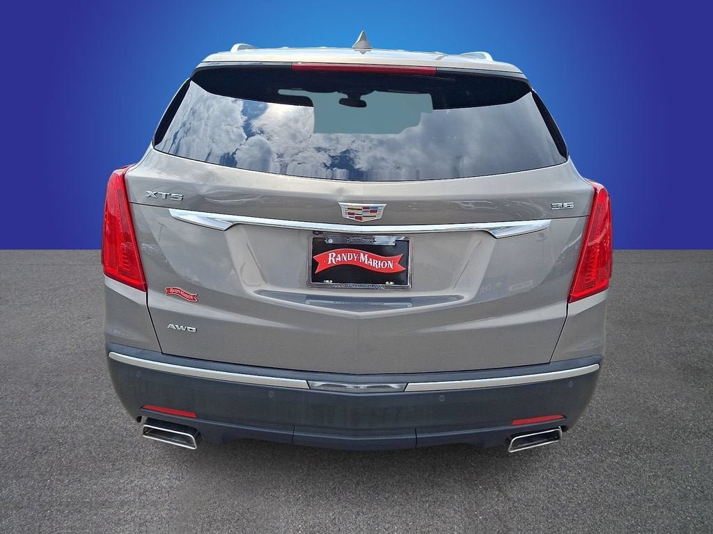 Used 2017 Cadillac XT5 Luxury w/ Driver Awareness Package AWD/4WD image 5