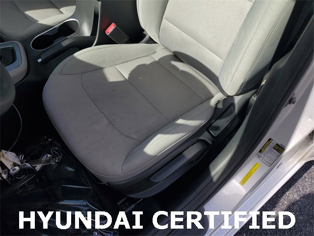 Used 2017 Hyundai Elantra SE image 19