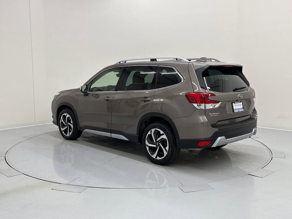 Used 2023 Subaru Forester Touring image 4