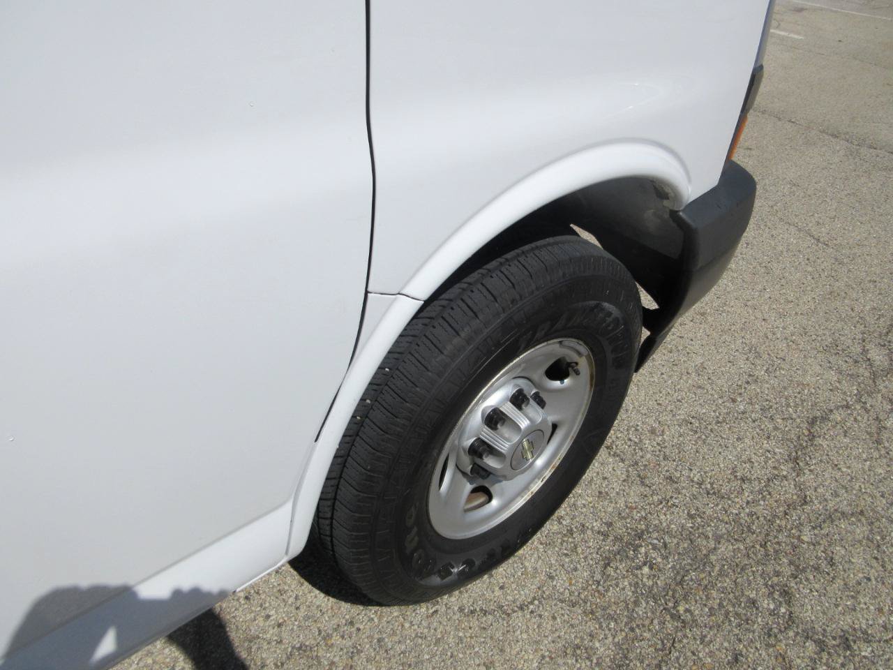 Used 2020 Chevrolet Express 2500 Extended RWD image 15