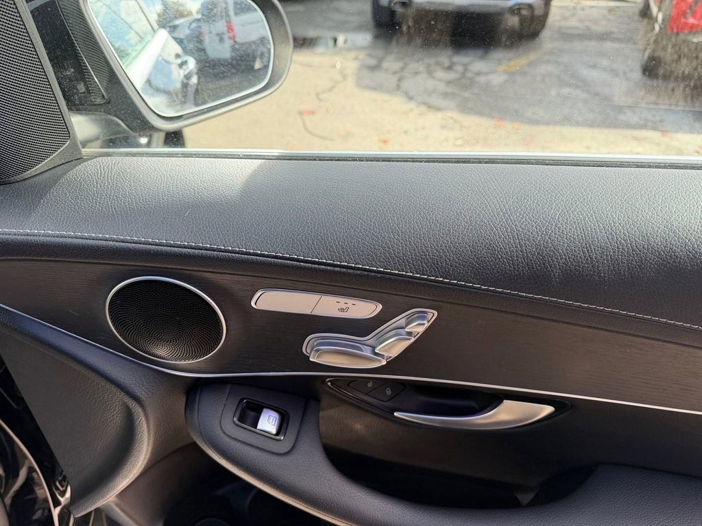 Used 2020 Mercedes-Benz GLC 350e 4MATIC image 26