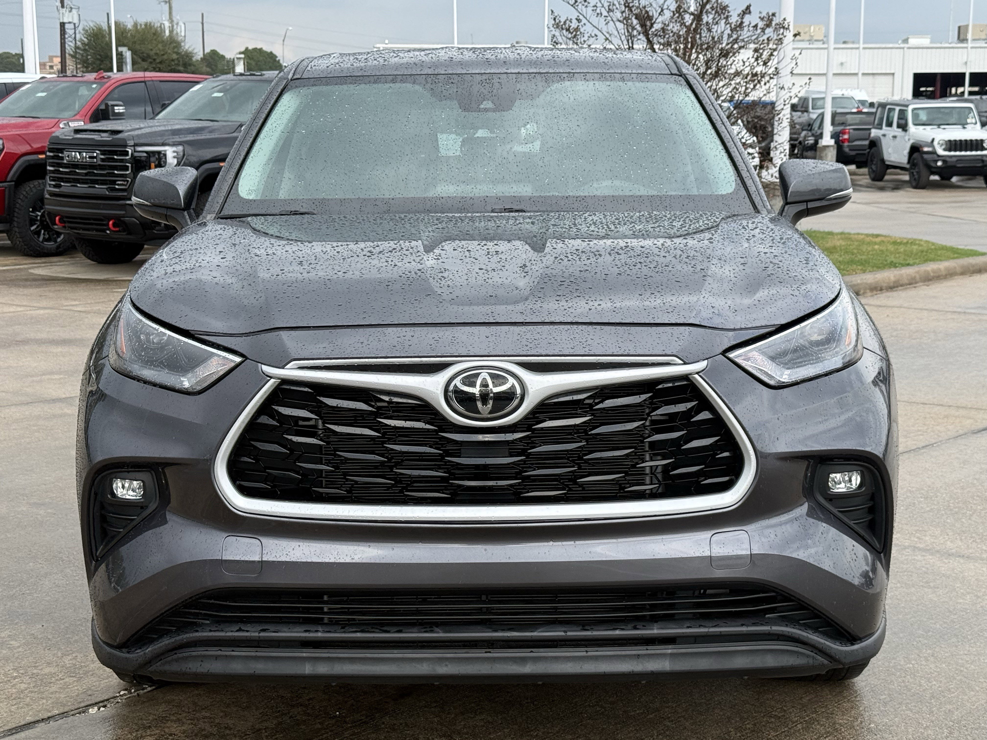 Used 2023 Toyota Highlander L image 10