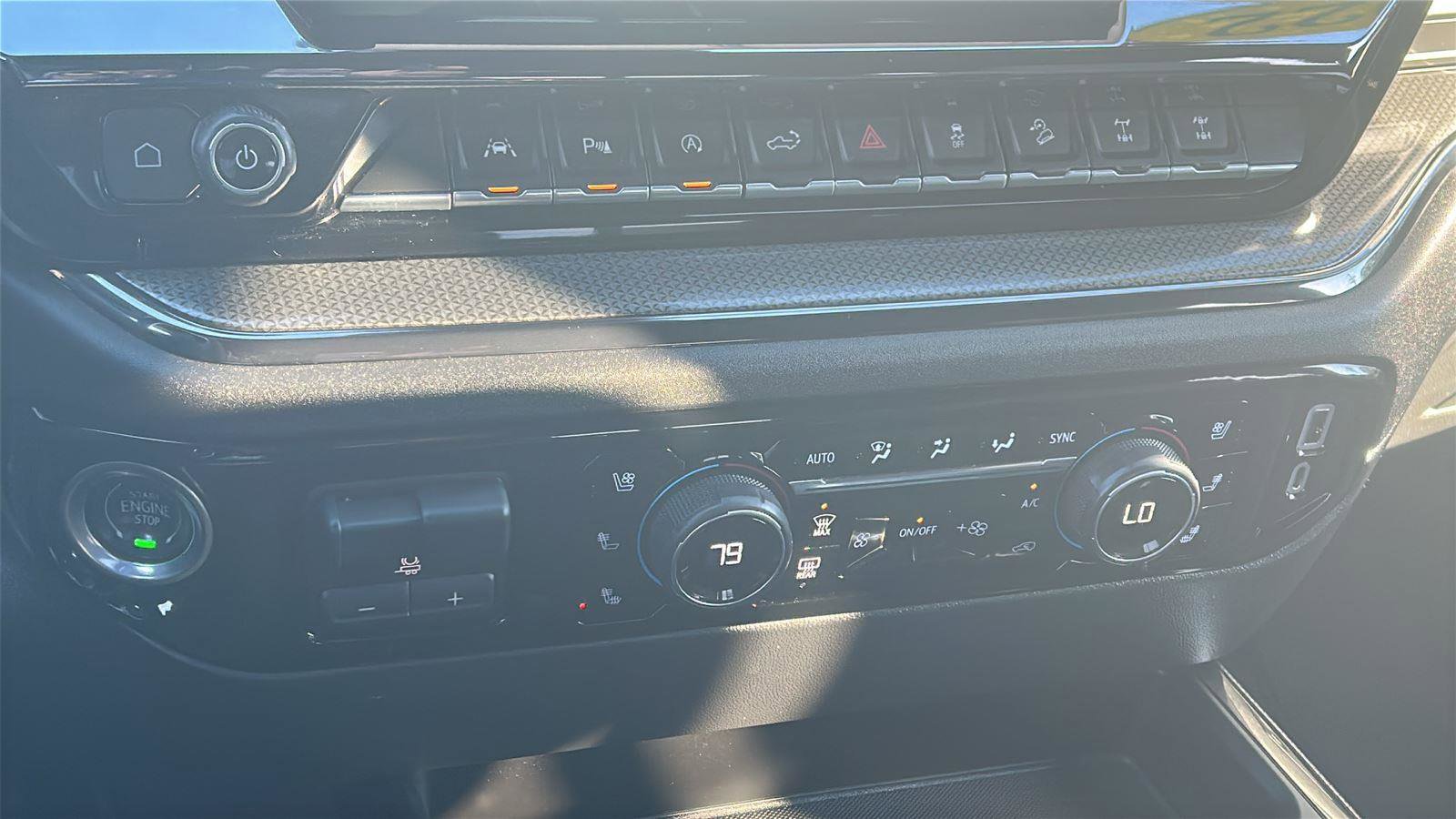 Used 2022 Chevrolet Silverado 1500 ZR2 w/ Technology Package image 24