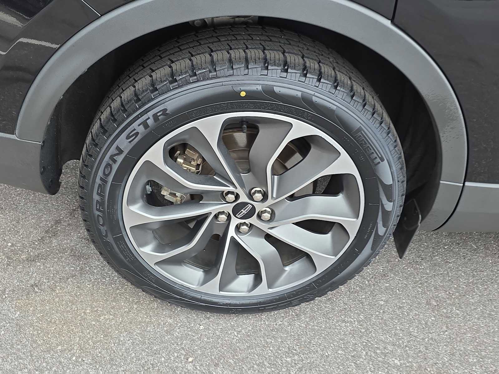 Used 2023 Lincoln Nautilus Reserve w/ Equipment Group 201A image 6