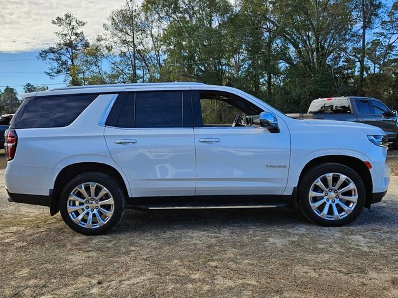 Used 2021 Chevrolet Tahoe Premier w/ Premium Package image 14