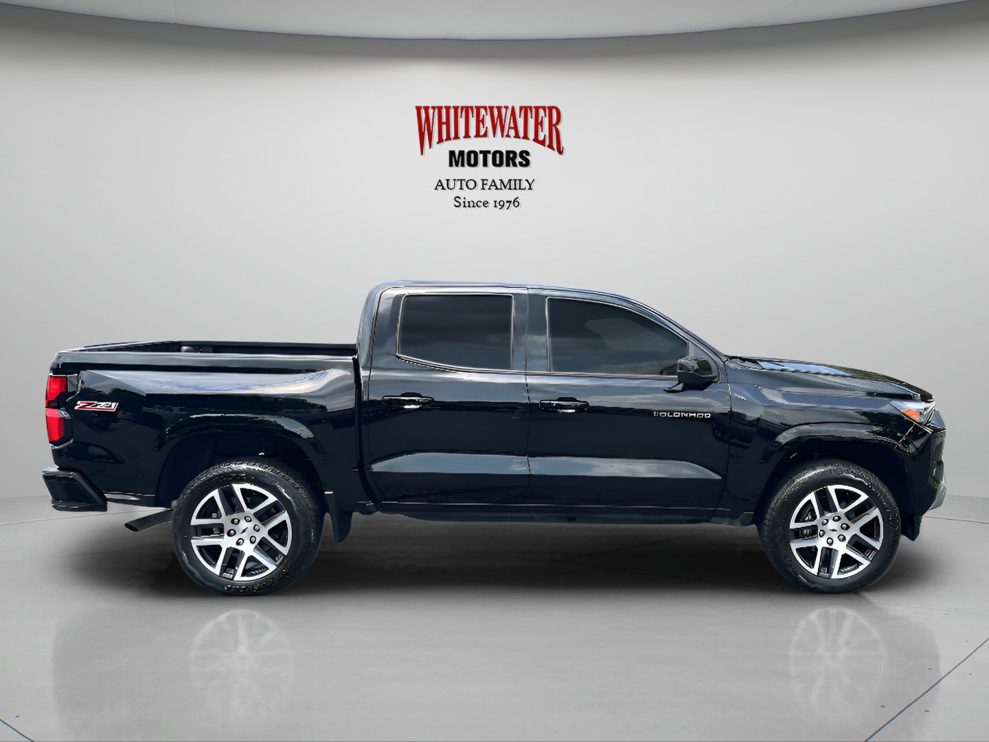 Used 2024 Chevrolet Colorado Z71 w/ Z71 Convenience Package 2 AWD/4WD image 6