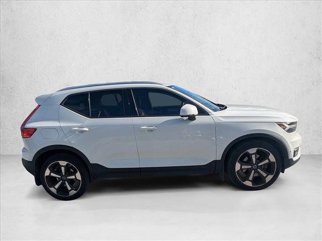Used 2019 Volvo XC40 T5 Momentum AWD/4WD image 4