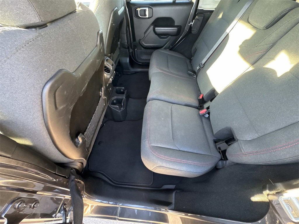Used 2024 Jeep Wrangler Unlimited Rubicon image 17