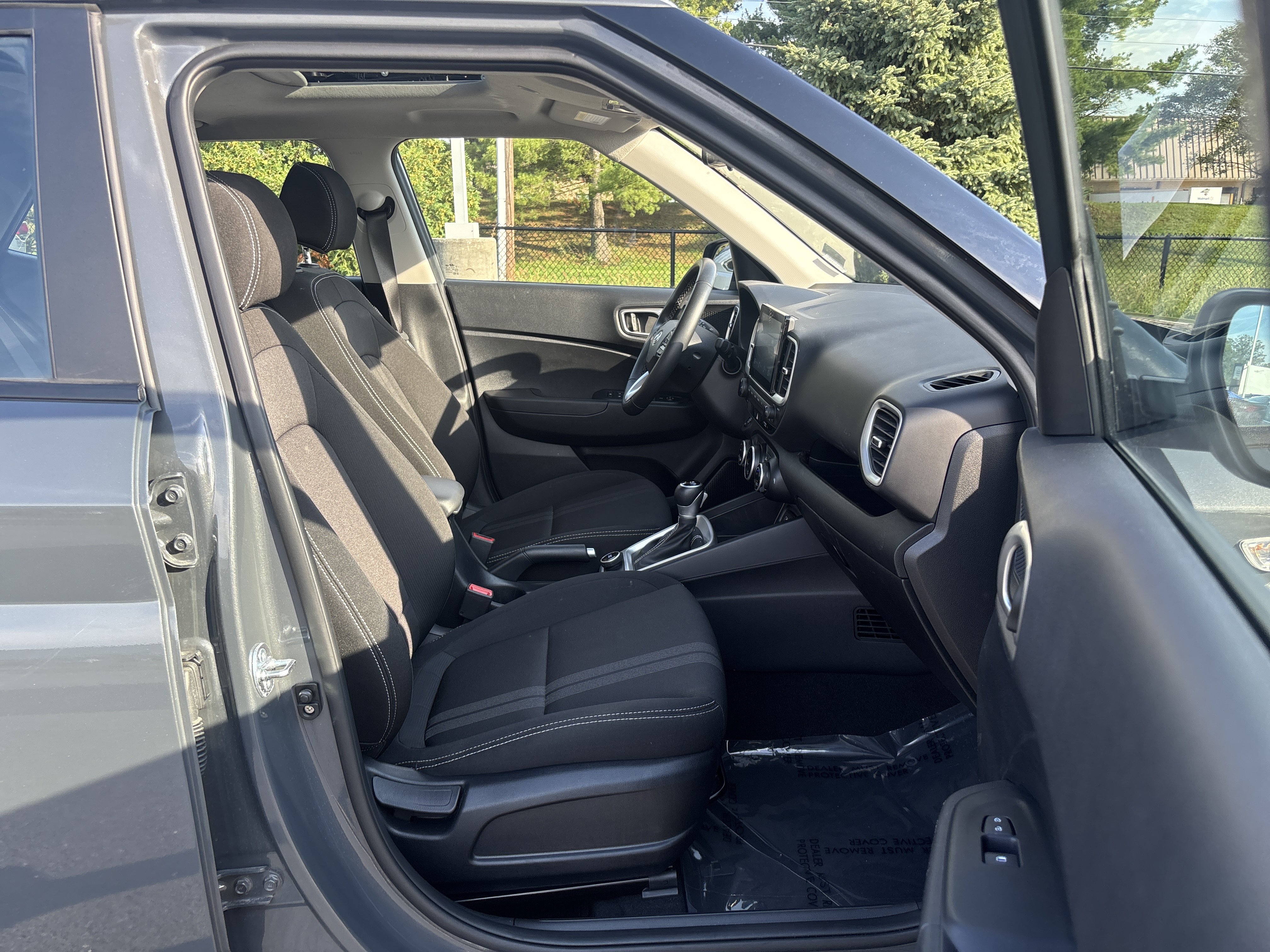 Used 2025 Hyundai Venue SEL FWD image 22