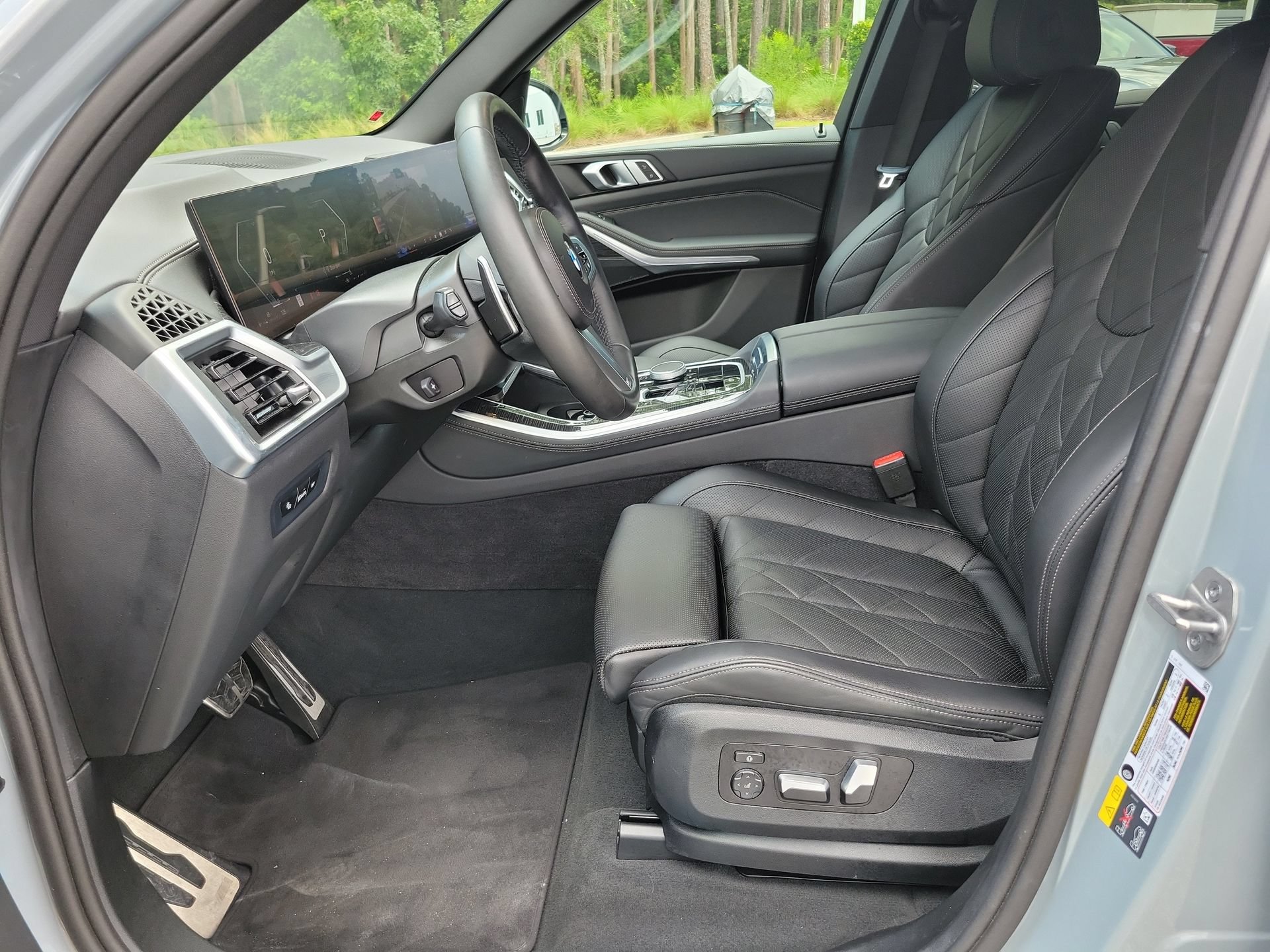 Used 2024 BMW X5 sDrive40i w/ M Sport Package RWD image 23