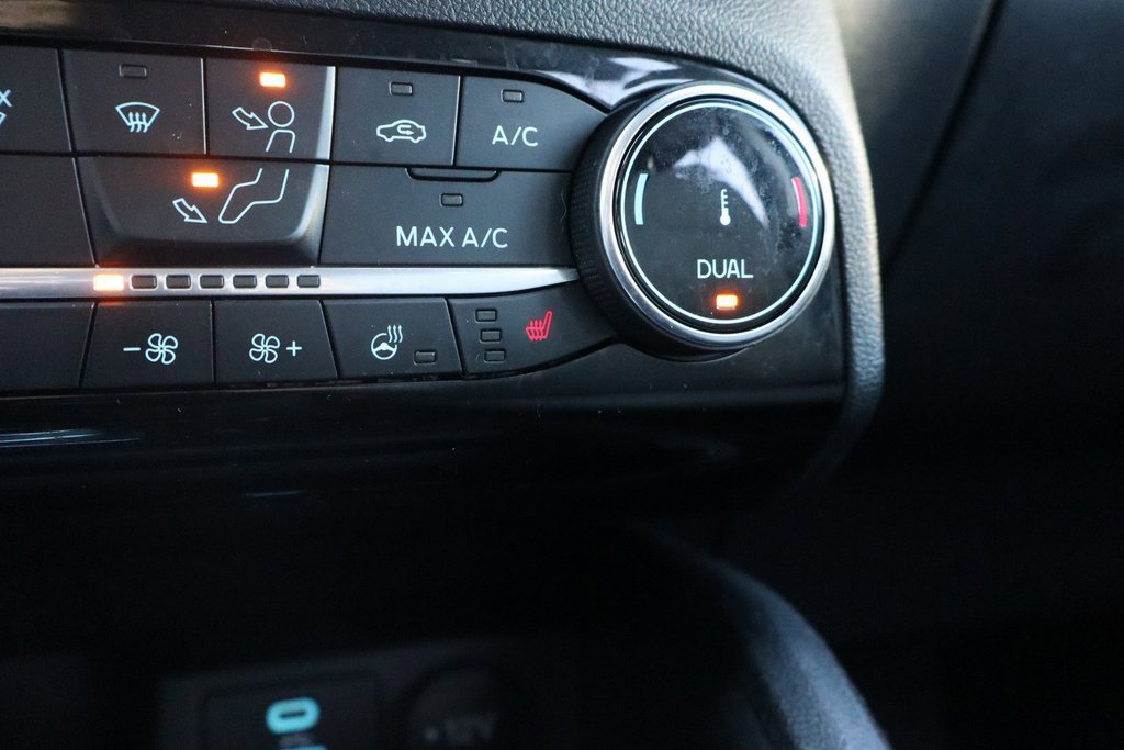 Used 2022 Ford Escape SE w/ SE Sport Appearance Package image 13