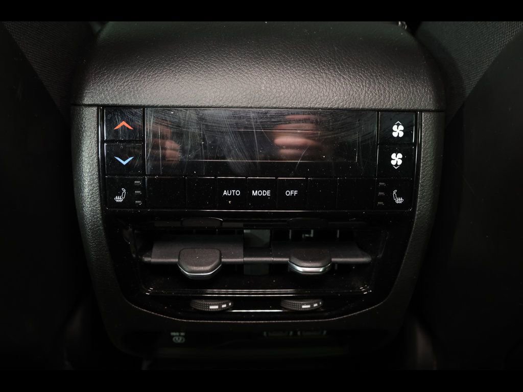 Used 2022 Jeep Grand Cherokee L Limited AWD/4WD image 31