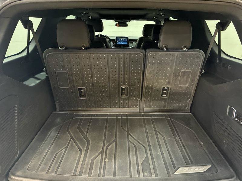 Used 2023 Chevrolet Suburban Premier RWD image 21