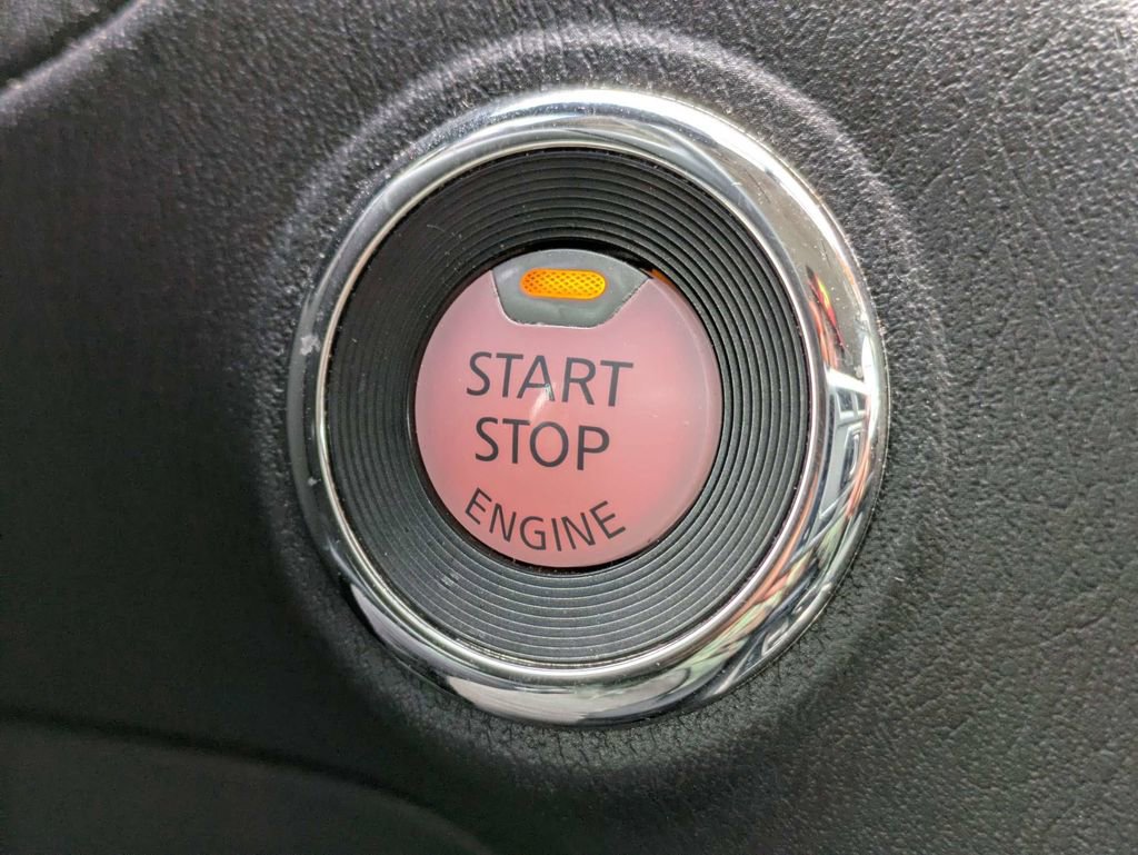 Used 2020 Nissan Pathfinder SV image 41