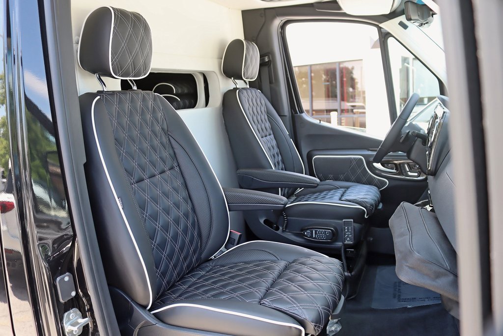 Used 2024 Mercedes-Benz Sprinter 3500 image 29