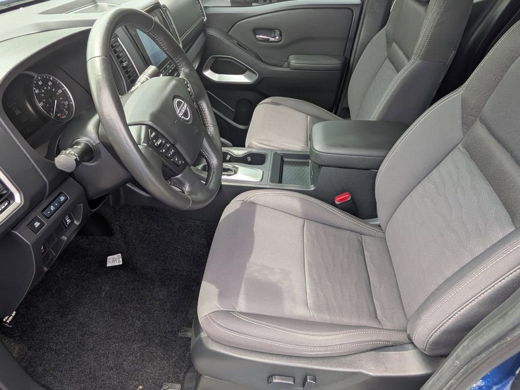Used 2024 Nissan Frontier SV w/ SV Convenience Package RWD image 11