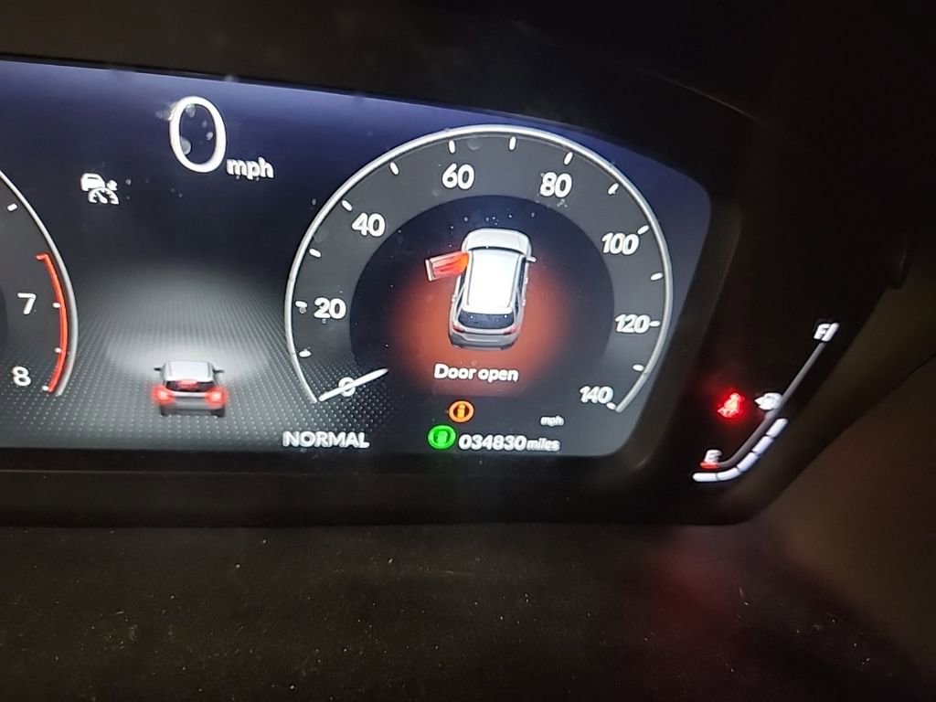 Used 2023 Honda Pilot Elite image 4