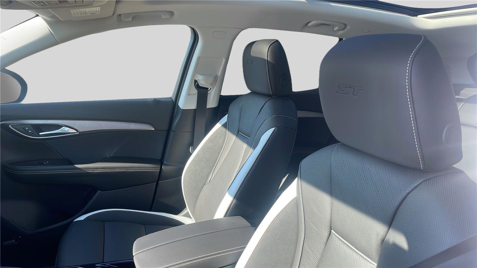 New 2026 Buick Envision Sport Touring image 17