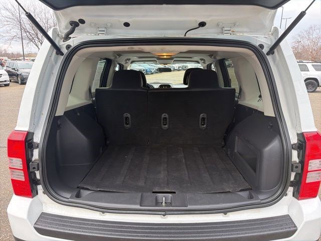 Used 2015 Jeep Patriot High Altitude image 14