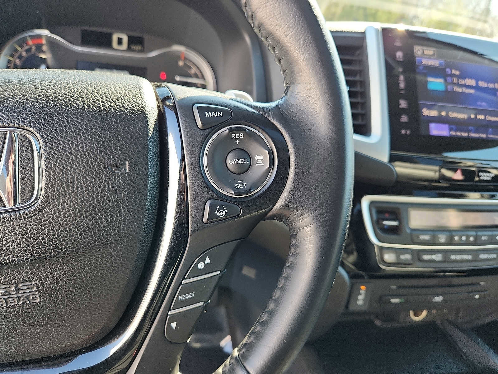 Used 2018 Honda Pilot Touring image 21