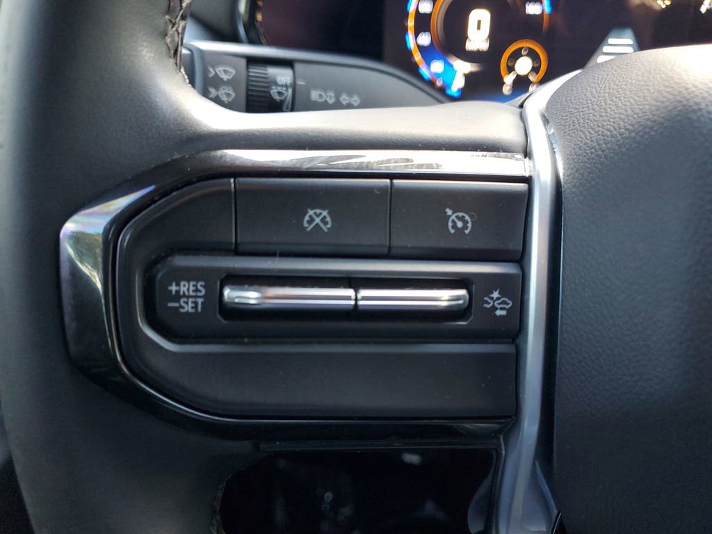 Used 2024 Chevrolet Colorado LT w/ LT Convenience Package image 18