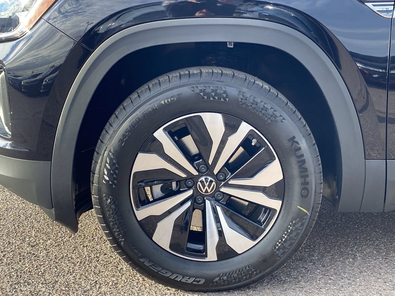 New 2026 Volkswagen Atlas Cross Sport SE FWD image 6