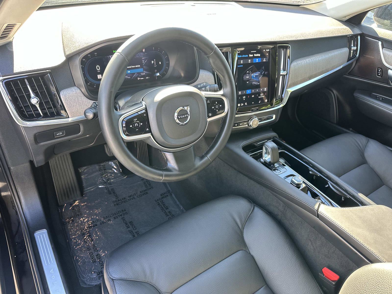 Certified 2024 Volvo V90 B6 Cross Country Plus w/ Climate Package image 9