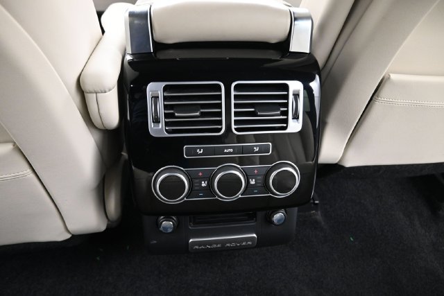 Used 2016 Land Rover Range Rover Supercharged AWD/4WD image 16