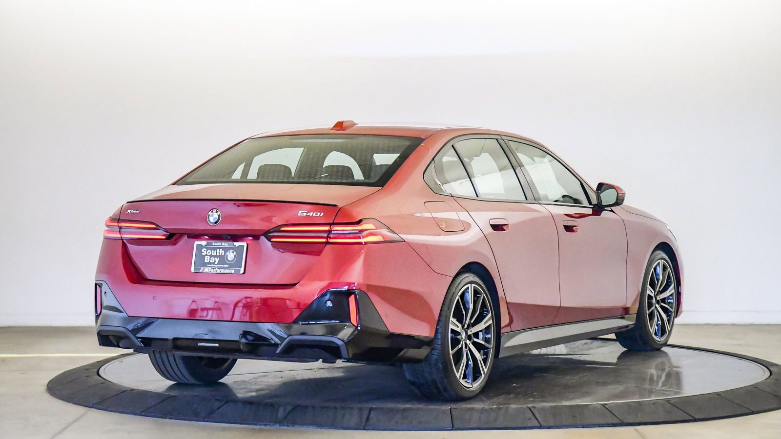 Used 2026 BMW 540i xDrive image 4