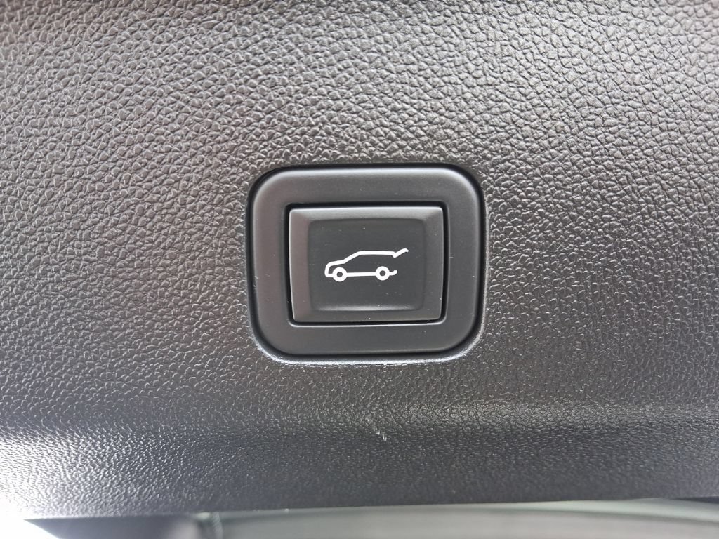 Used 2024 Chevrolet Suburban LT AWD/4WD image 15