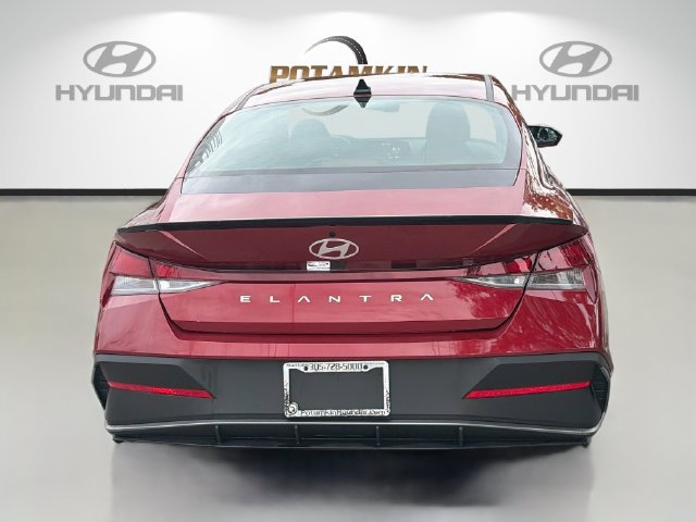 Certified 2026 Hyundai Elantra Sport FWD image 7