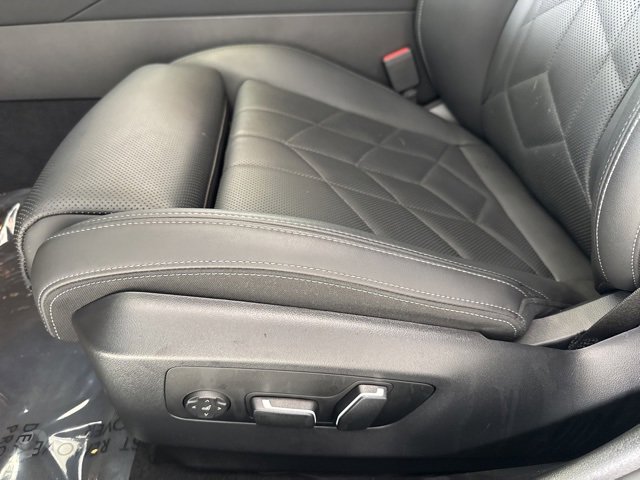 Used 2024 BMW 540i xDrive w/ M Sport Package image 22