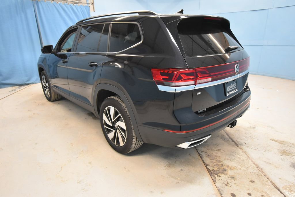Used 2024 Volkswagen Atlas SE w/ Black Wheel Package image 34